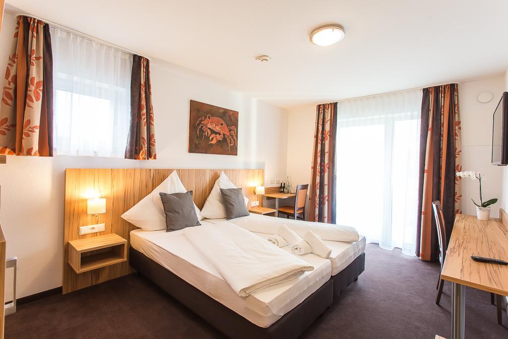 Schaefer Boardinghouse Aparthotel Gröbenzell Exteriör bild