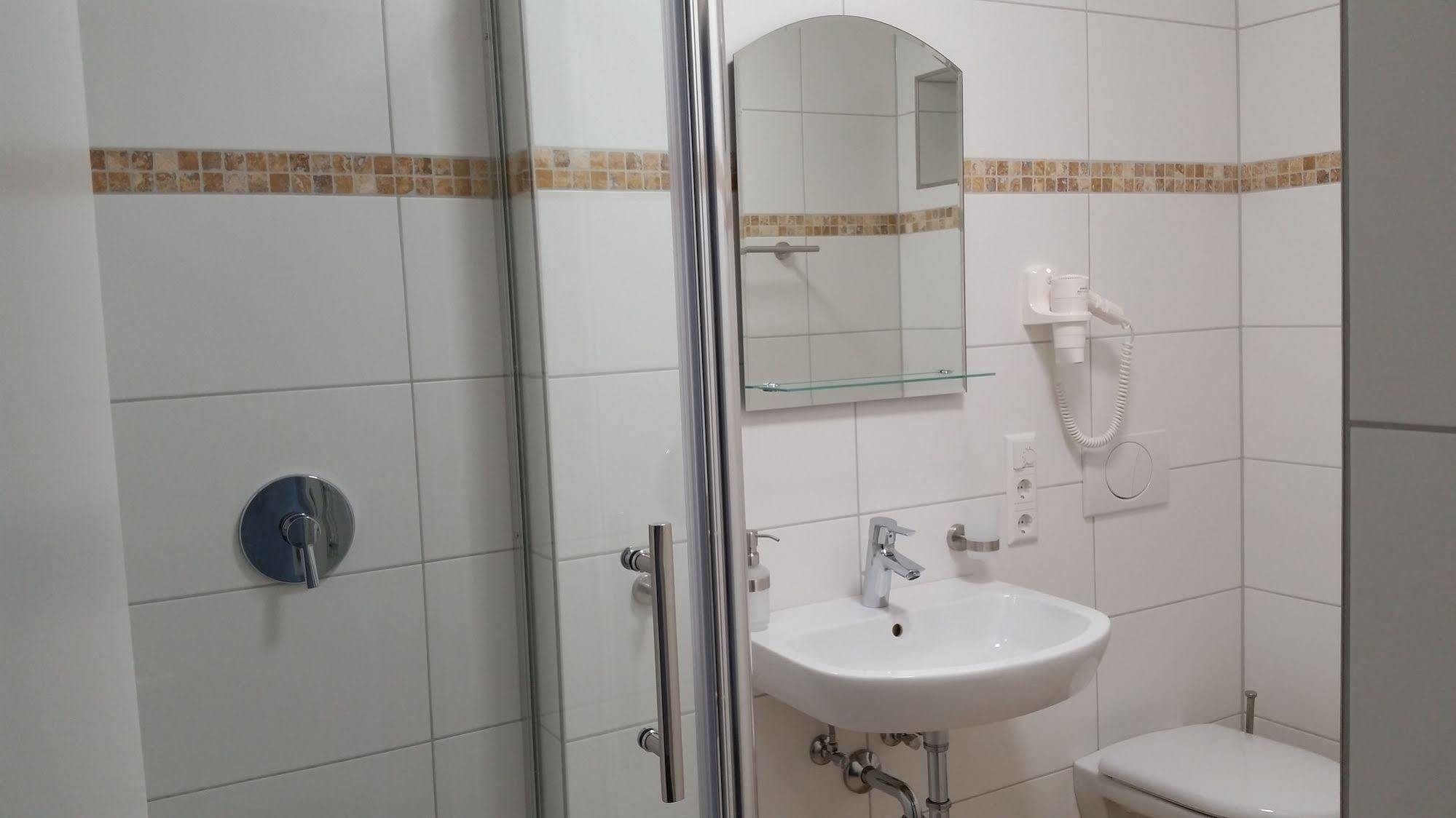 Schaefer Boardinghouse Aparthotel Gröbenzell Exteriör bild