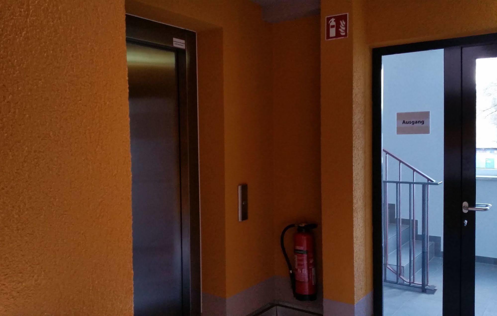 Schaefer Boardinghouse Aparthotel Gröbenzell Exteriör bild